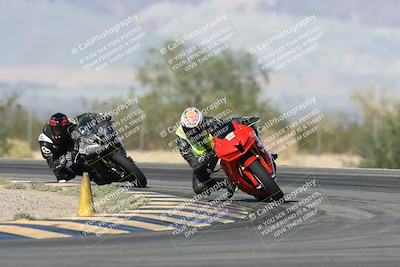 media/Nov-16-2025-Race Pace (Sun) [[8c5fa54630]]/Verified Riders/2-Turn 7 (945am)/